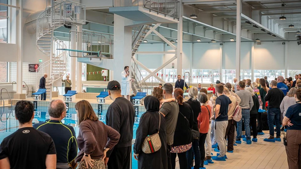 Hundredvis af borgere besøge Vallensbæk Vand- og Idrætsby, da den nye svømmehal blev indviet