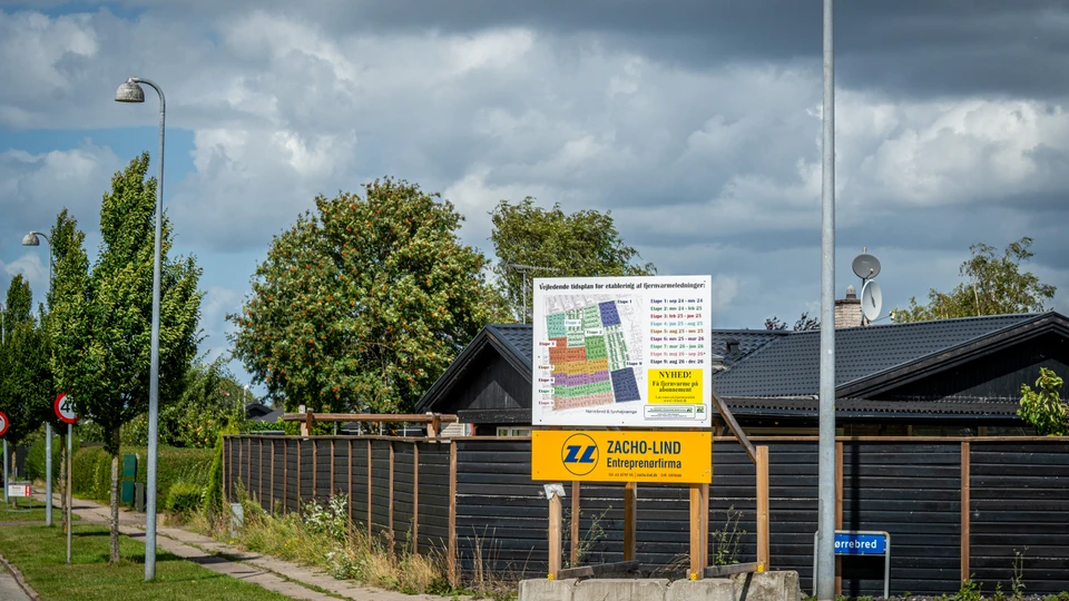 Skilt med oplysninger om fjernvarme i Vallensbæk Nord